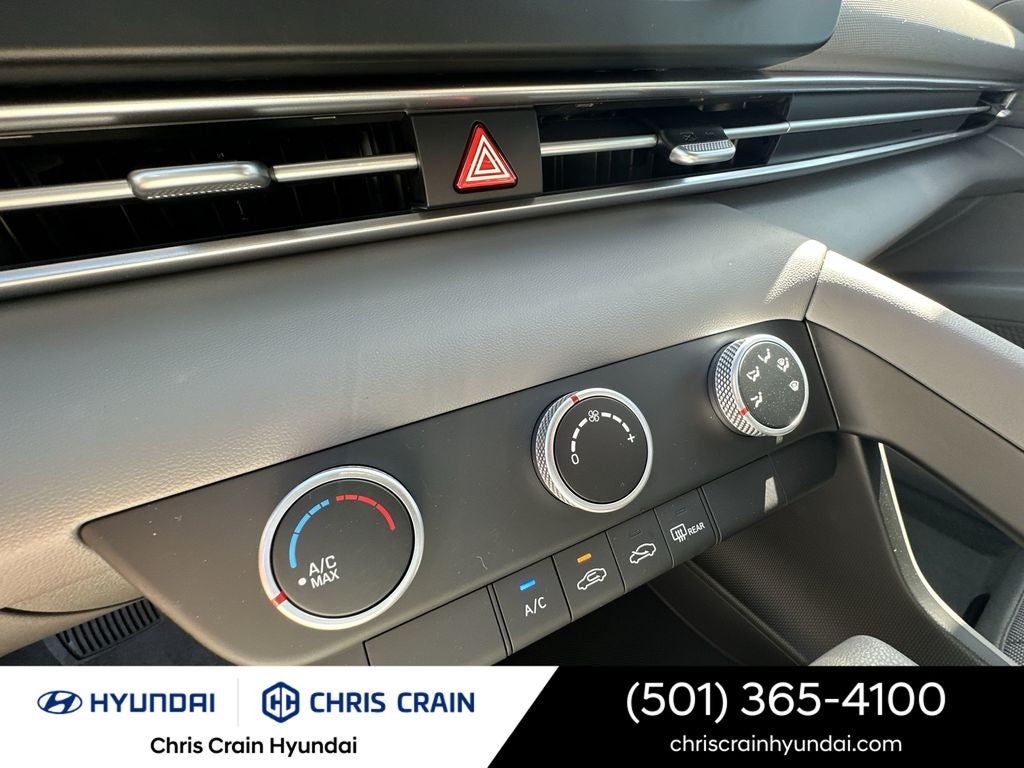 2025 Hyundai ELANTRA SE