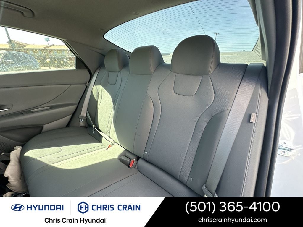 2025 Hyundai ELANTRA SE