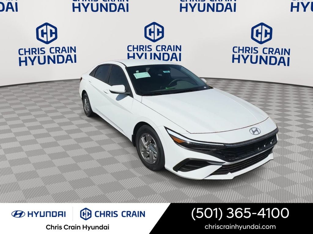 2025 Hyundai ELANTRA SE