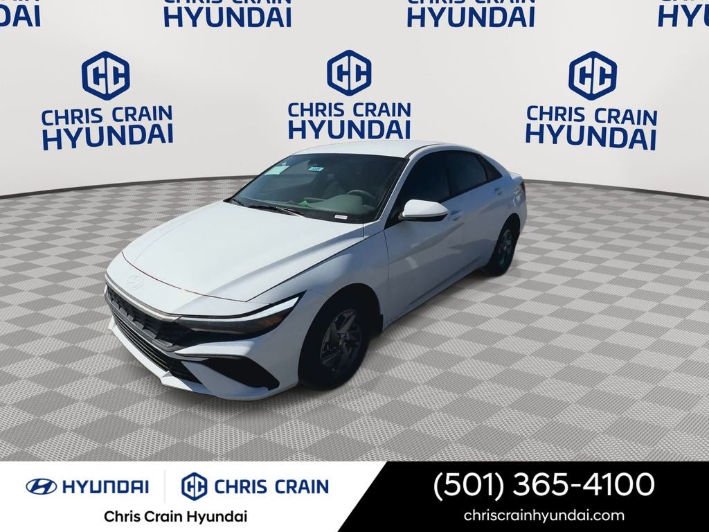 2025 Hyundai ELANTRA SE