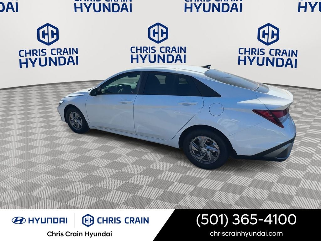 2025 Hyundai ELANTRA SE