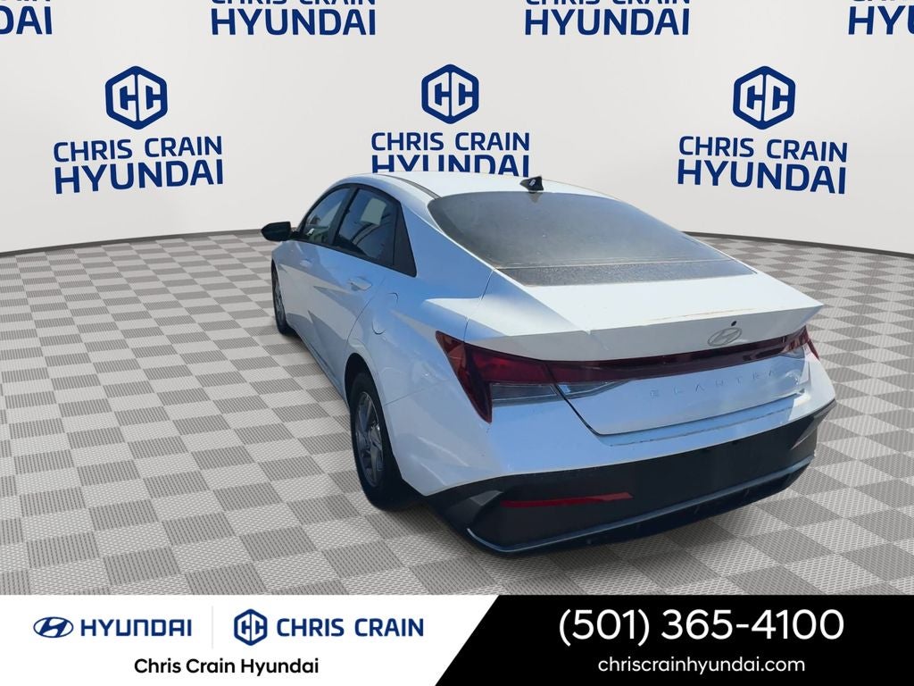 2025 Hyundai ELANTRA SE