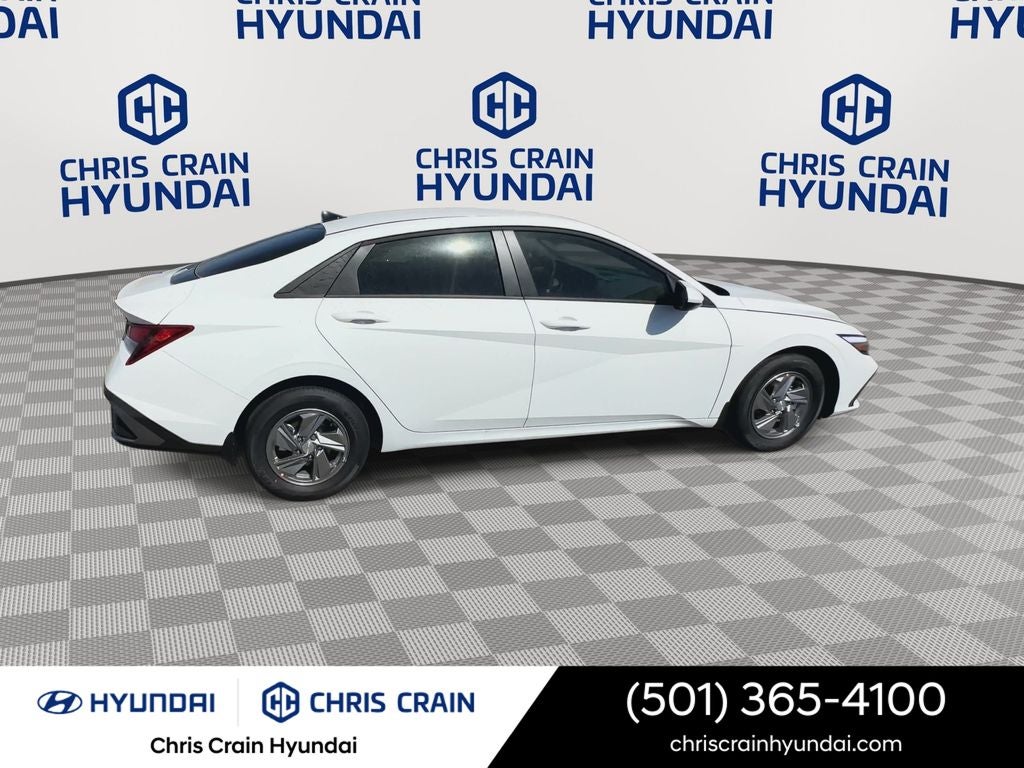 2025 Hyundai ELANTRA SE