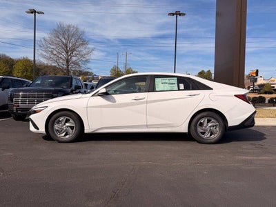 2026 Hyundai ELANTRA SE