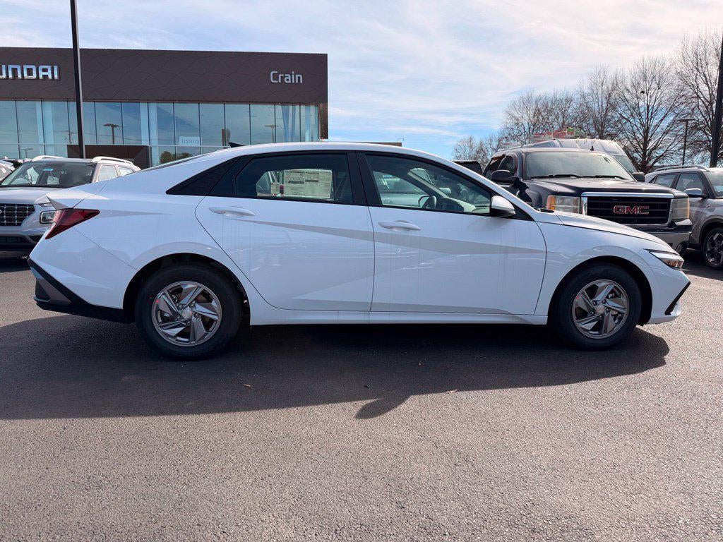 2026 Hyundai ELANTRA SE
