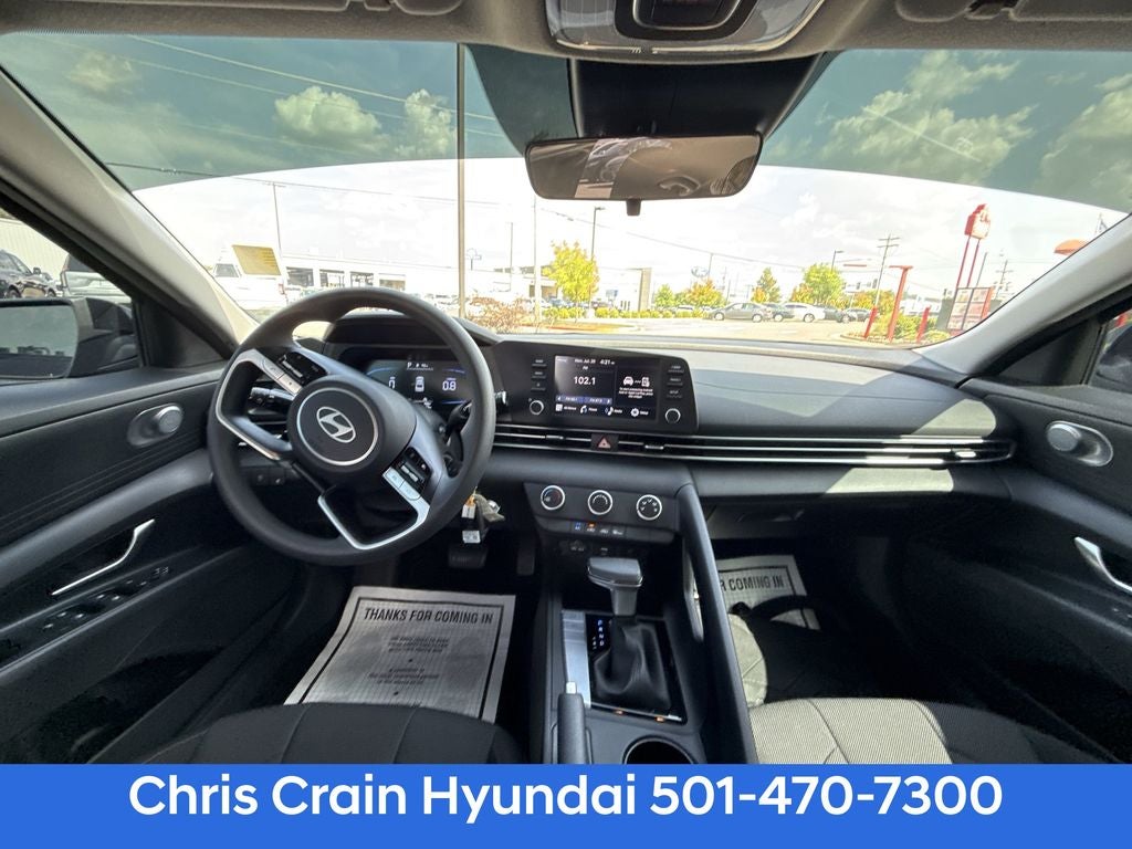 2025 Hyundai ELANTRA SE