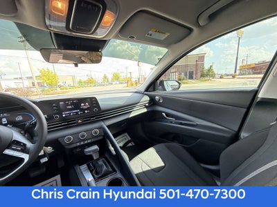2025 Hyundai ELANTRA SE