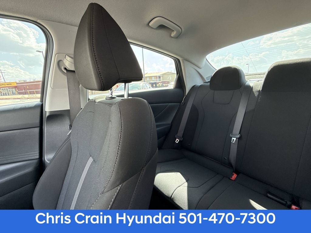 2025 Hyundai ELANTRA SE