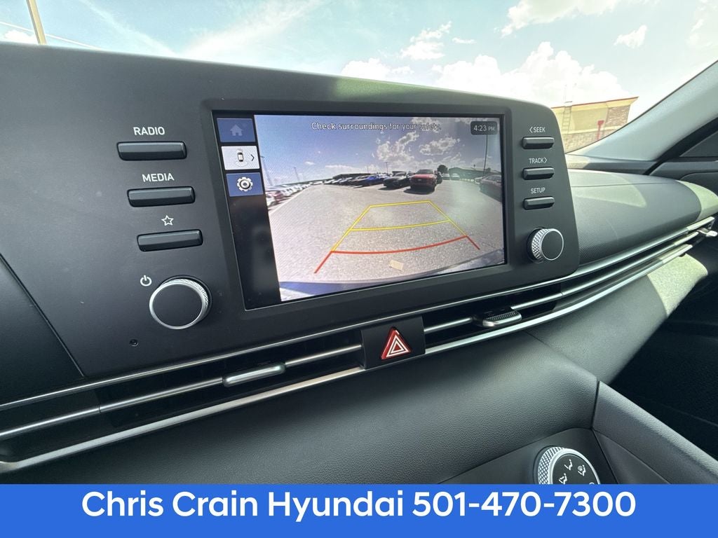 2025 Hyundai ELANTRA SE
