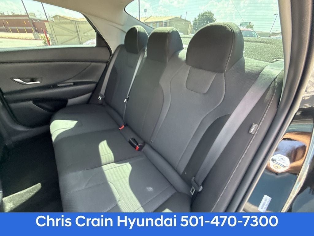 2025 Hyundai ELANTRA SE