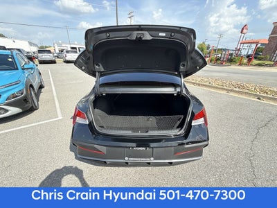 2025 Hyundai ELANTRA SE