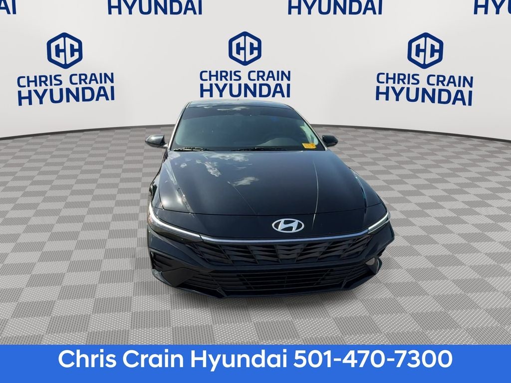 2025 Hyundai ELANTRA SE