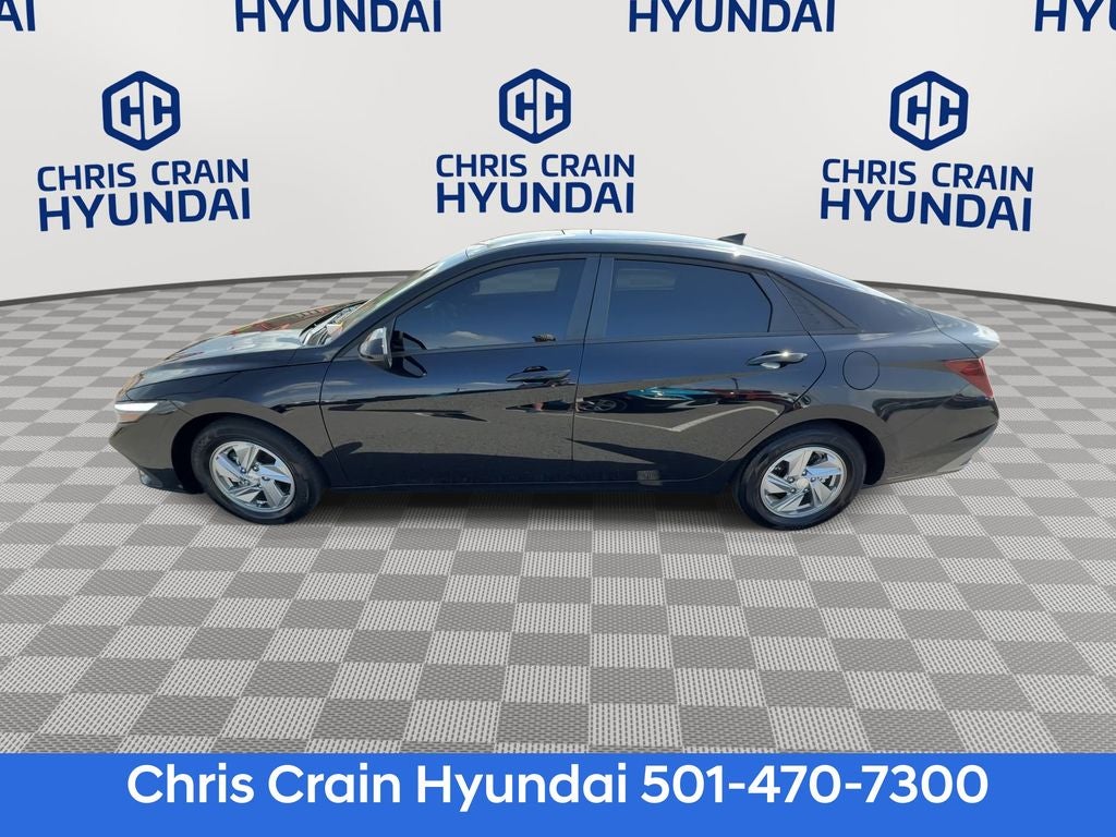 2025 Hyundai ELANTRA SE