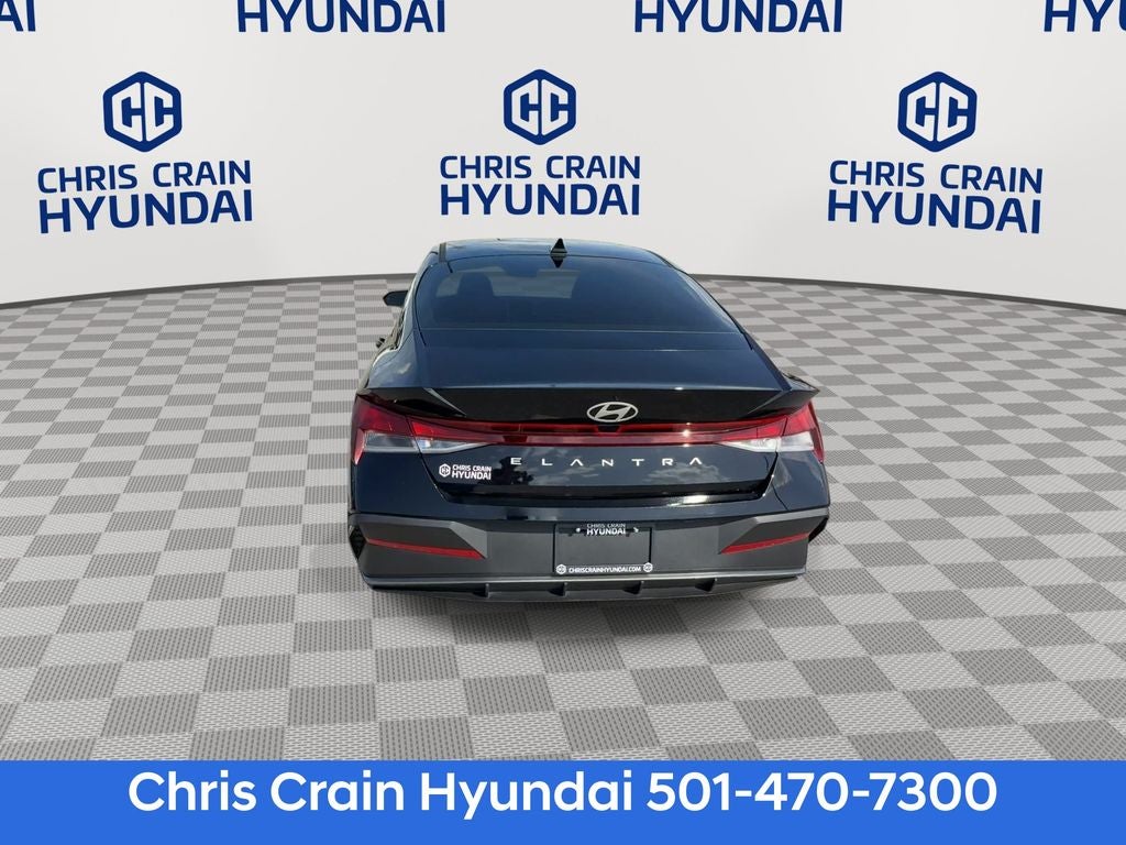 2025 Hyundai ELANTRA SE