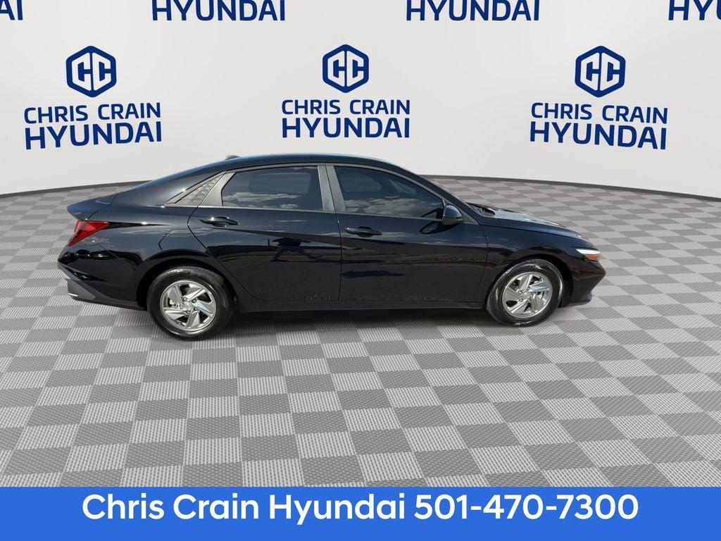 2025 Hyundai ELANTRA SE