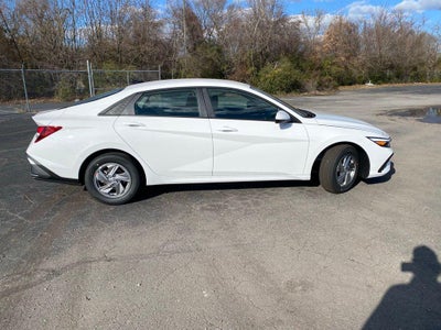 2026 Hyundai ELANTRA SE