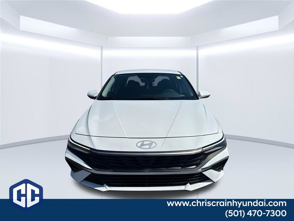 2025 Hyundai ELANTRA SE