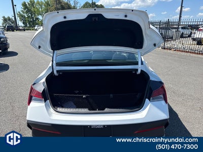 2025 Hyundai ELANTRA SE