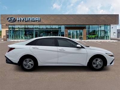 2026 Hyundai ELANTRA SE
