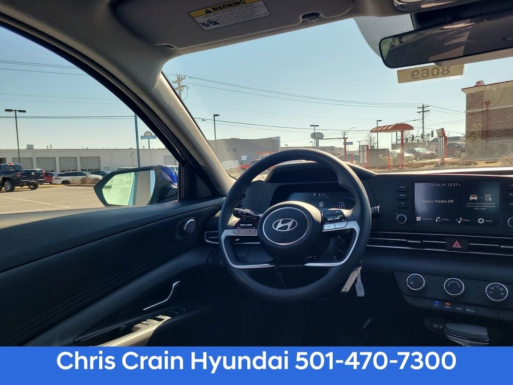2024 Hyundai ELANTRA SE