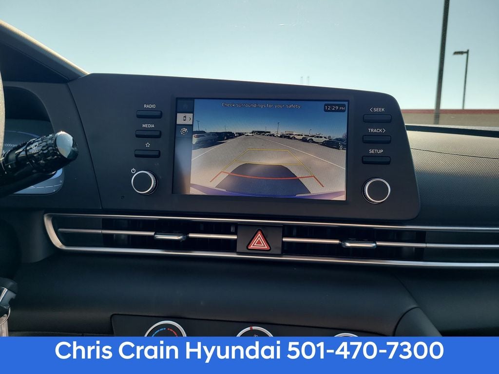 2024 Hyundai ELANTRA SE