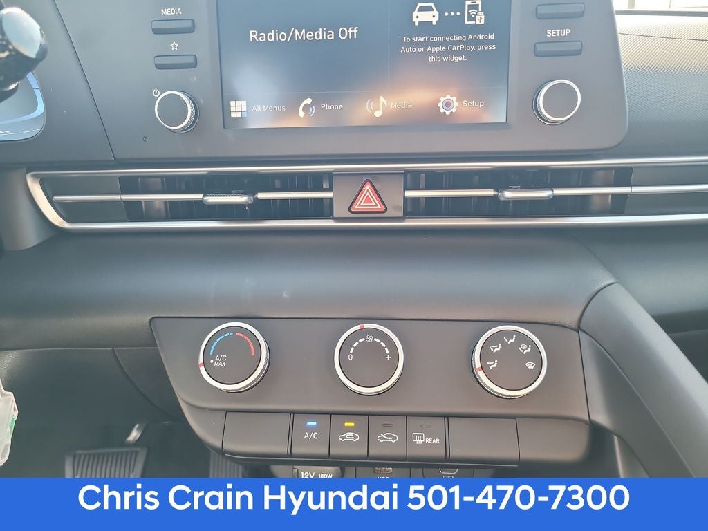 2024 Hyundai ELANTRA SE