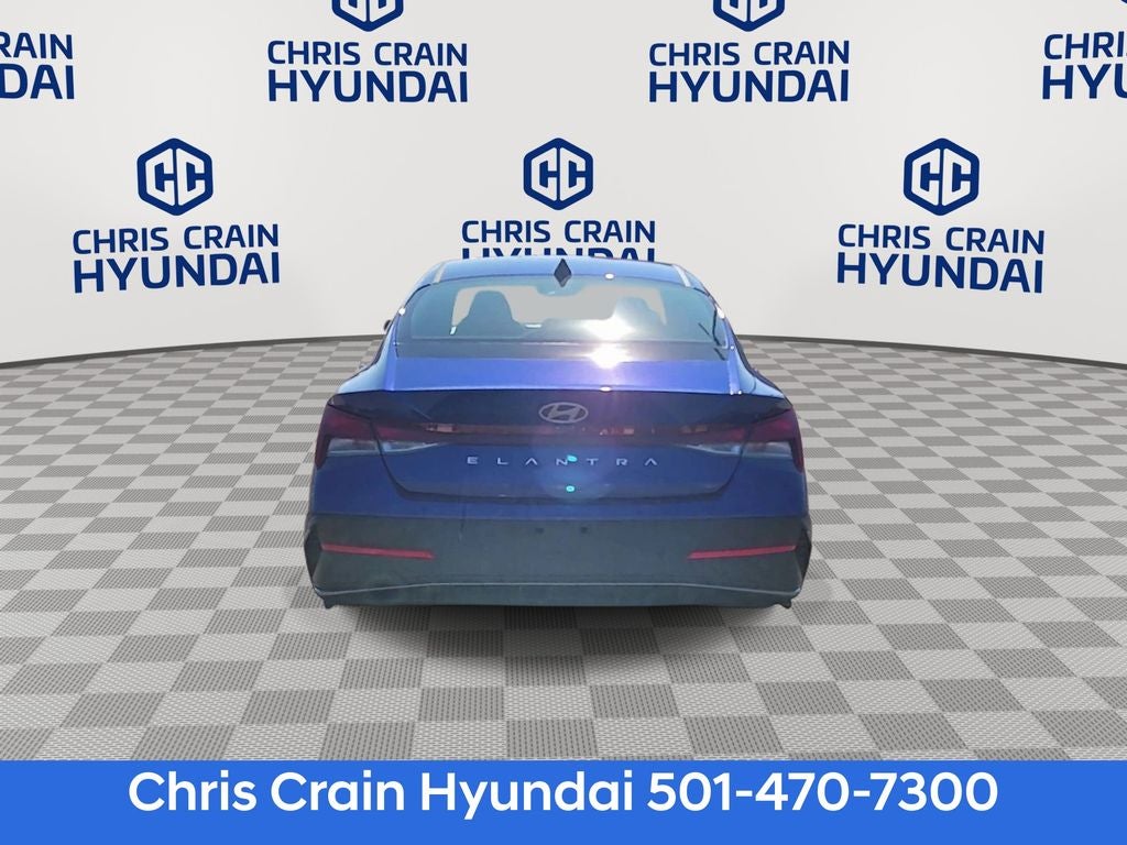 2024 Hyundai ELANTRA SE