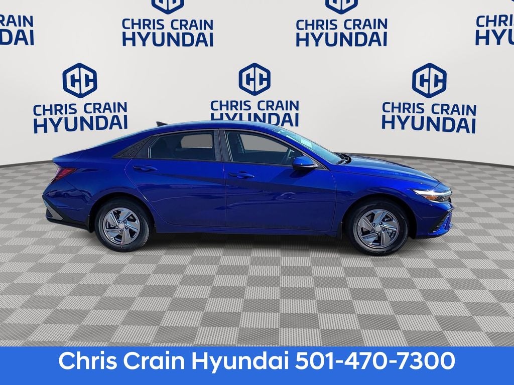 2024 Hyundai ELANTRA SE