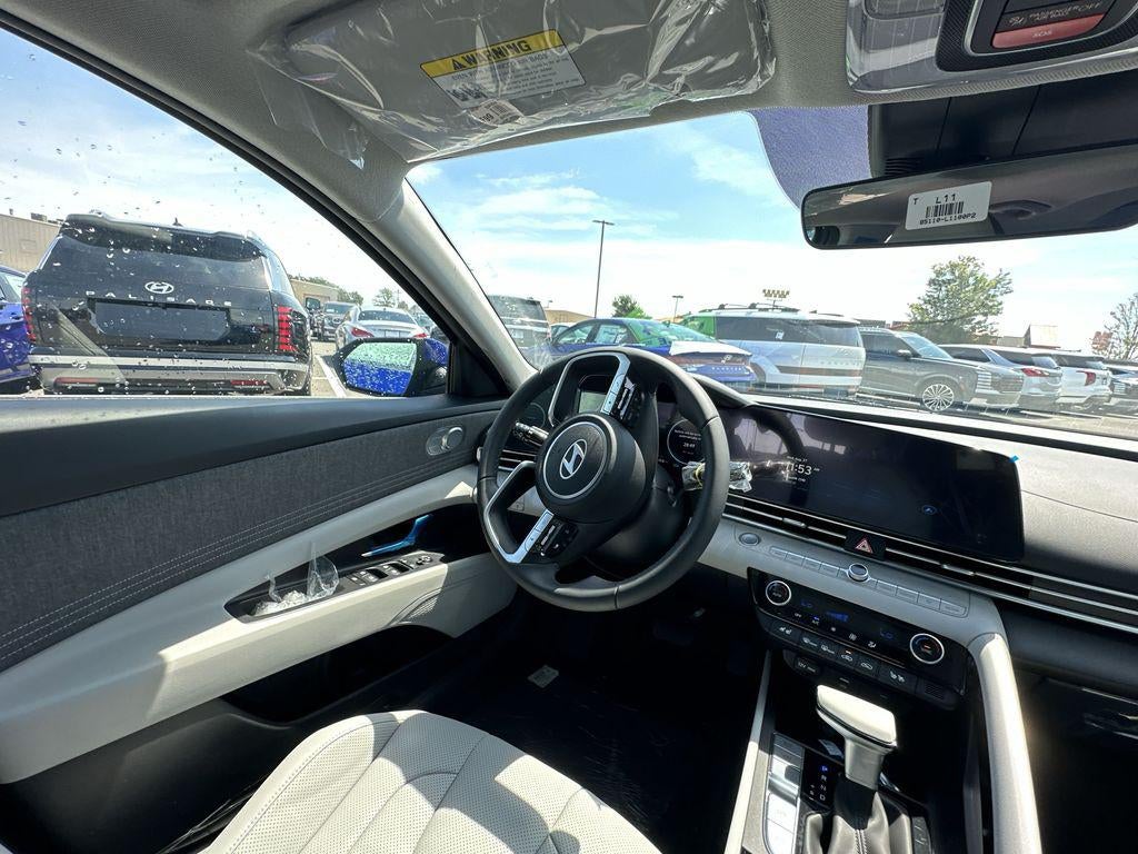 2025 Hyundai ELANTRA HYBRID Limited
