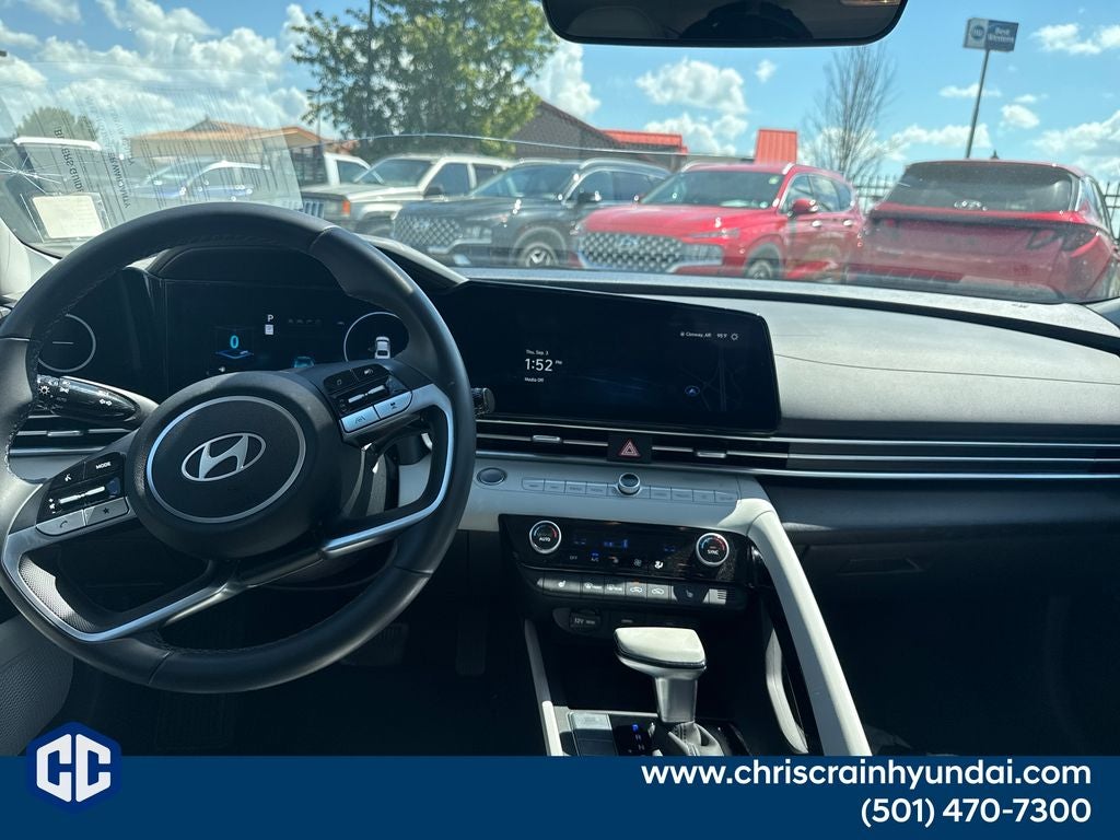 2025 Hyundai ELANTRA Limited