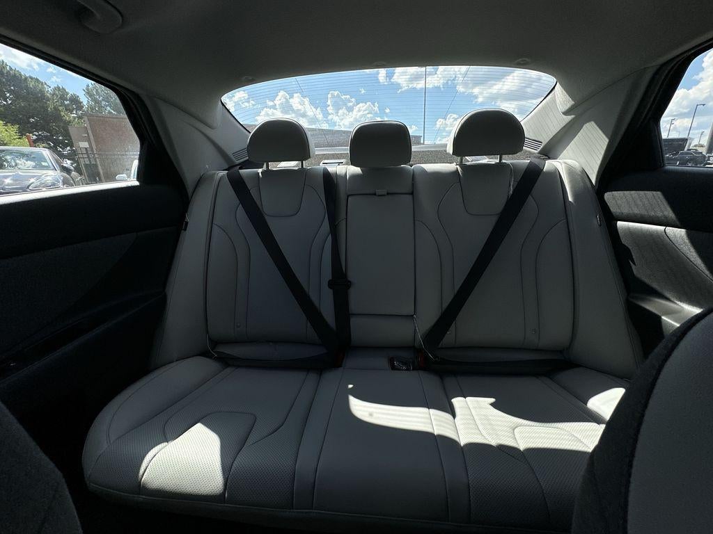 2025 Hyundai ELANTRA Limited