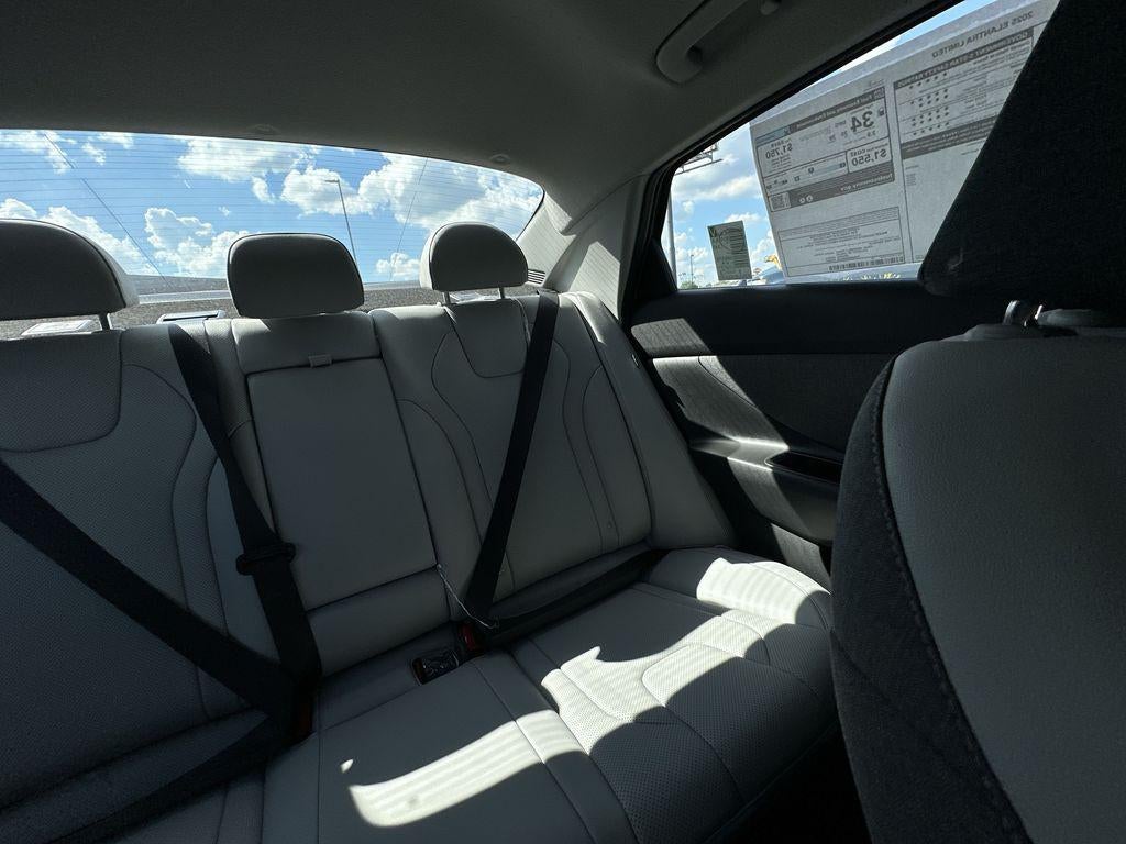 2025 Hyundai ELANTRA Limited