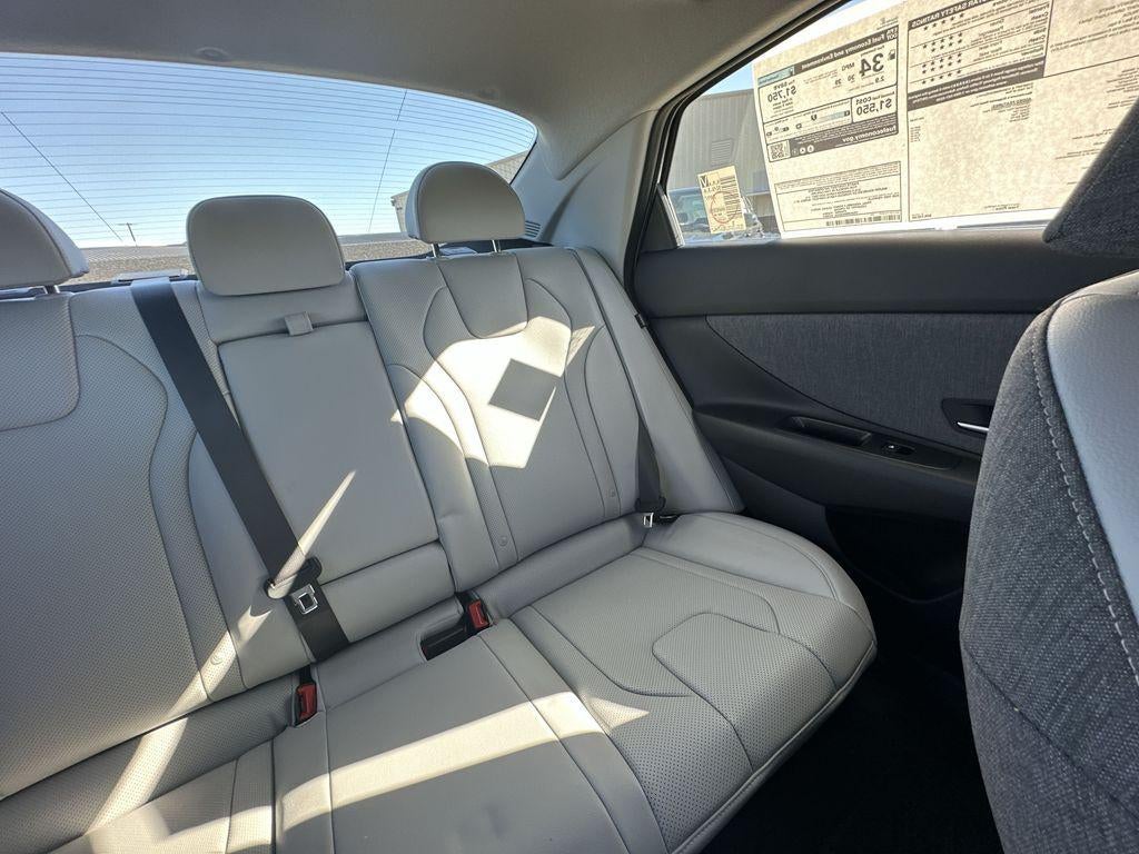 2025 Hyundai ELANTRA Limited