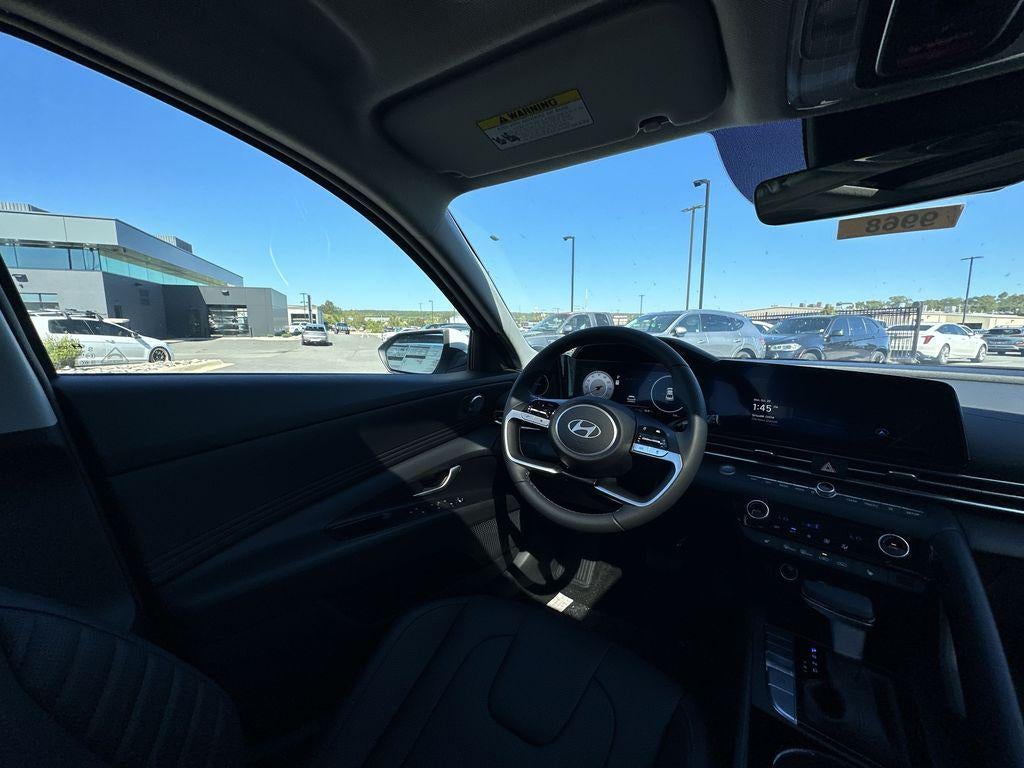 2025 Hyundai ELANTRA Limited