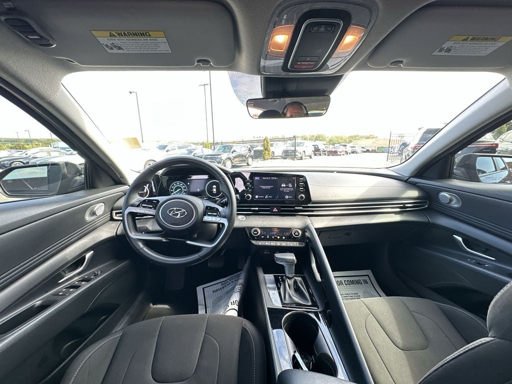 2022 Hyundai ELANTRA SEL