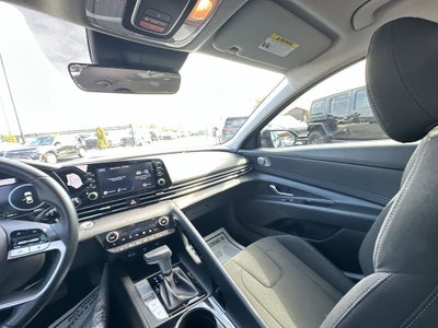 2022 Hyundai ELANTRA SEL