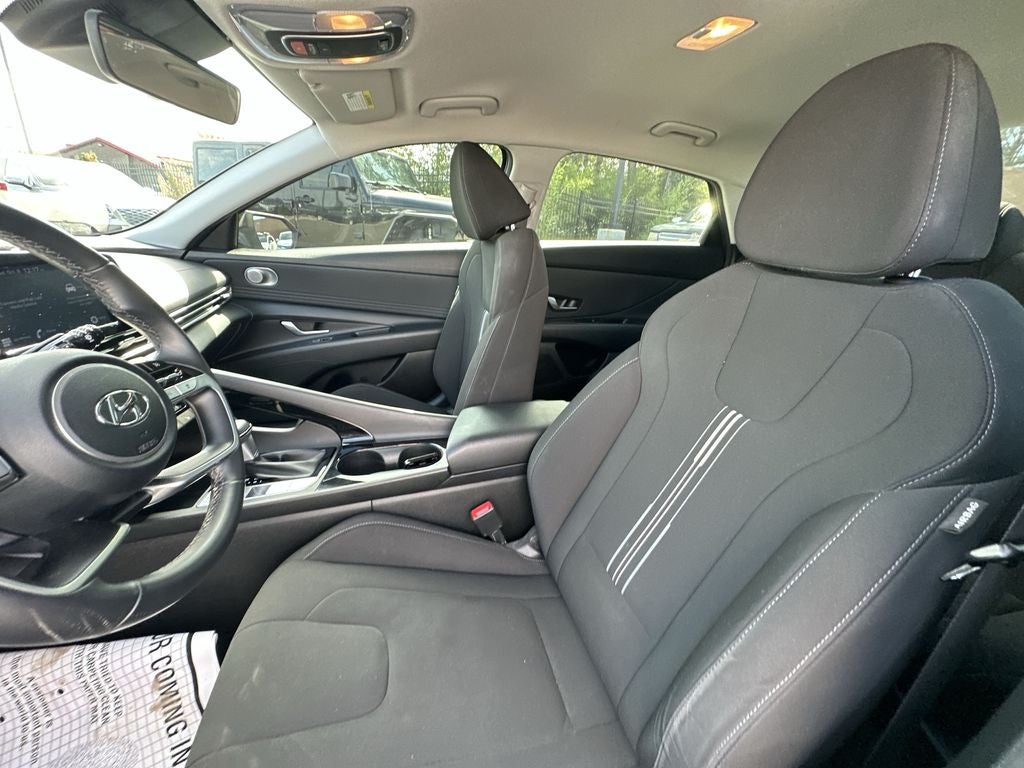 2022 Hyundai ELANTRA SEL