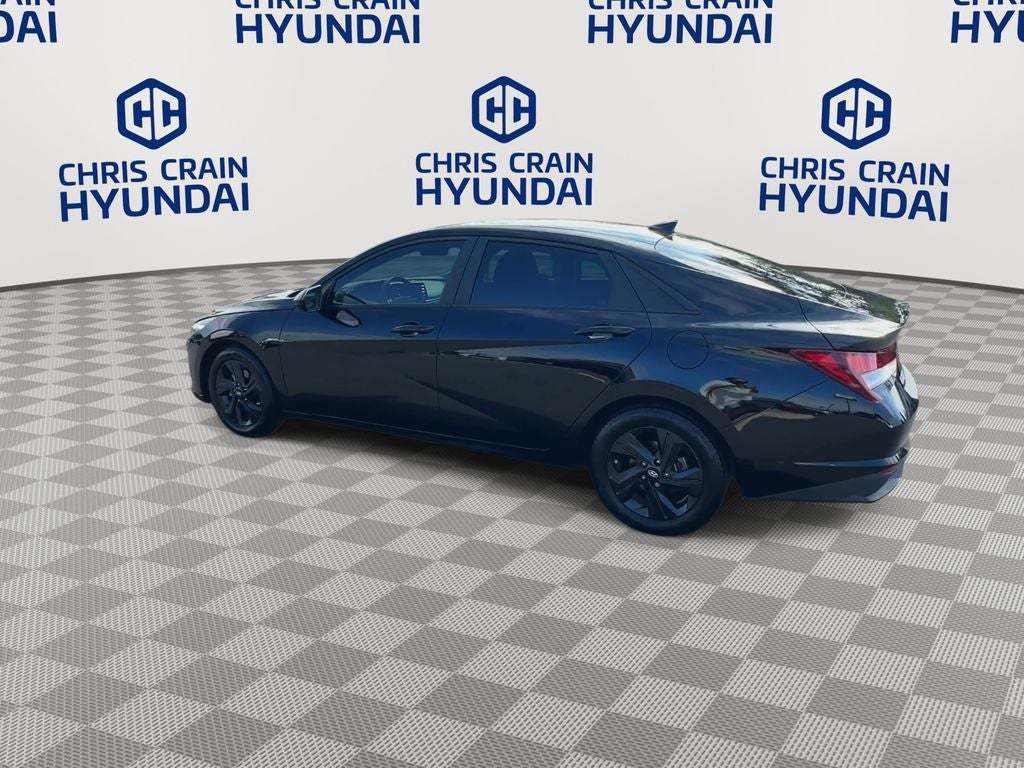 2022 Hyundai ELANTRA SEL