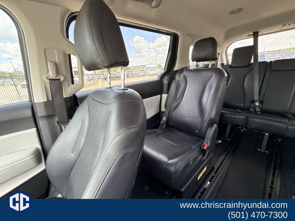 2023 Kia Carnival LX Seat Package