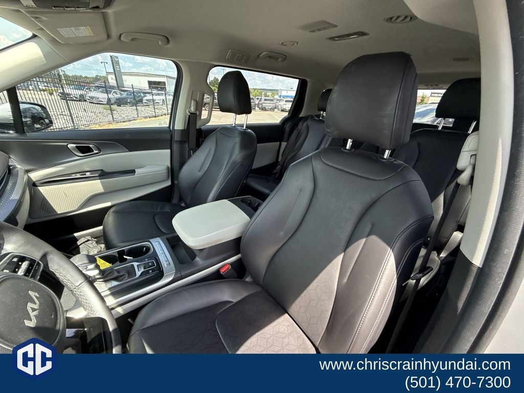 2023 Kia Carnival LX Seat Package