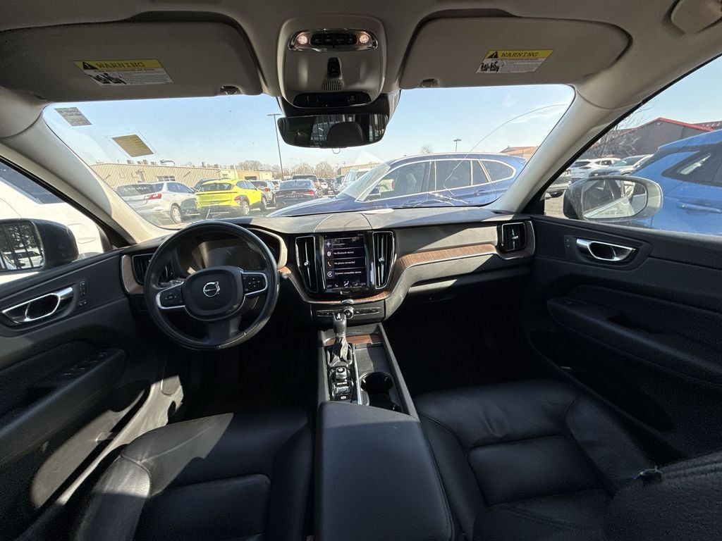 2021 Volvo XC60 T5 Momentum