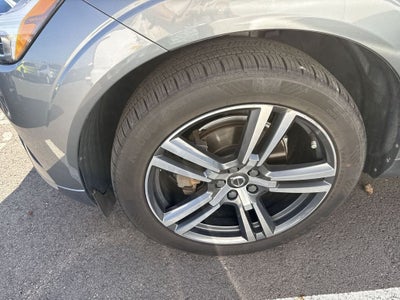 2021 Volvo XC60 T5 Momentum