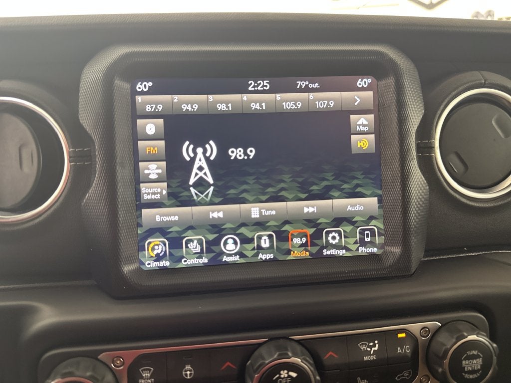 2023 Jeep Wrangler 4-Door Sahara 4x4