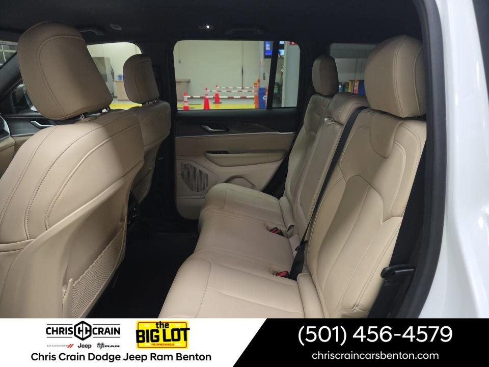 2025 Jeep Grand Cherokee Limited 4x2