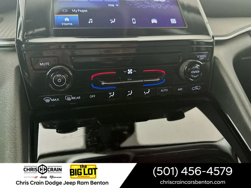 2023 Jeep Grand Cherokee Laredo 4x4