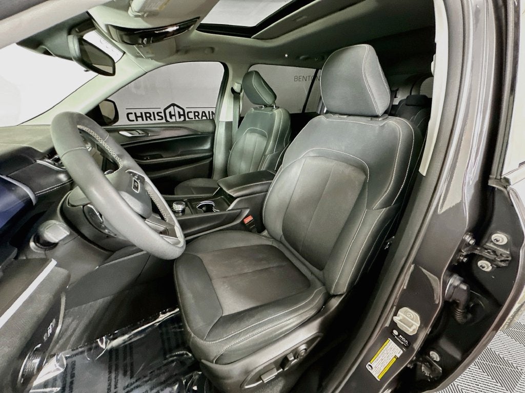 2024 Jeep Grand Cherokee L Laredo X 4x2