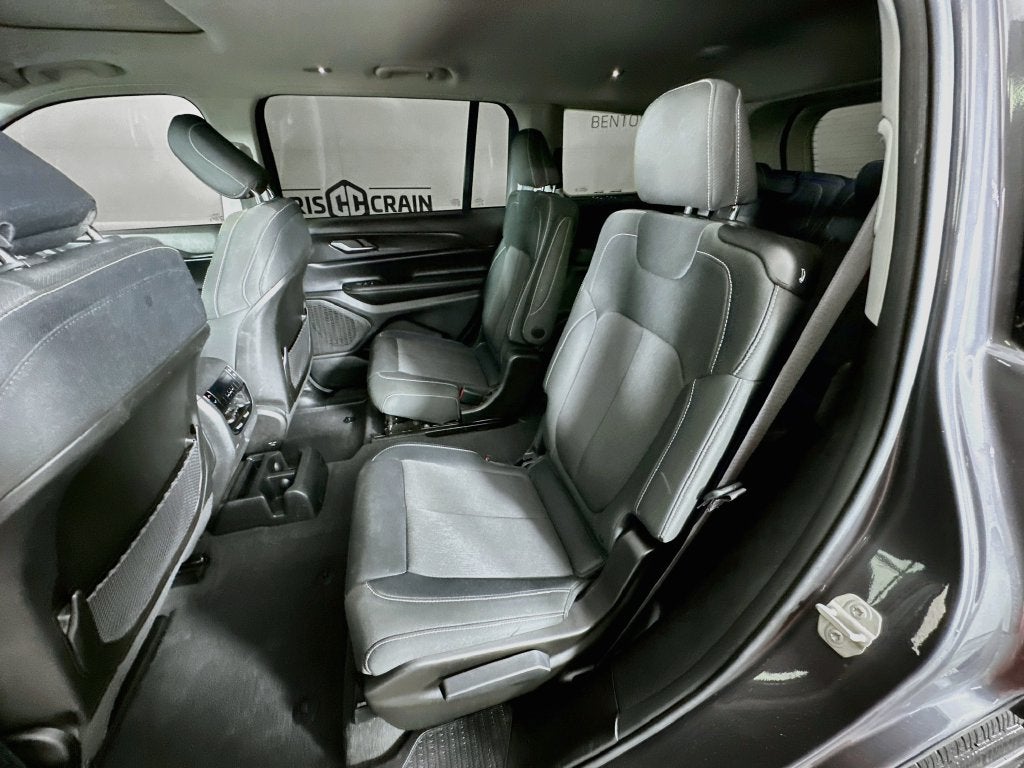 2024 Jeep Grand Cherokee L Laredo X 4x2