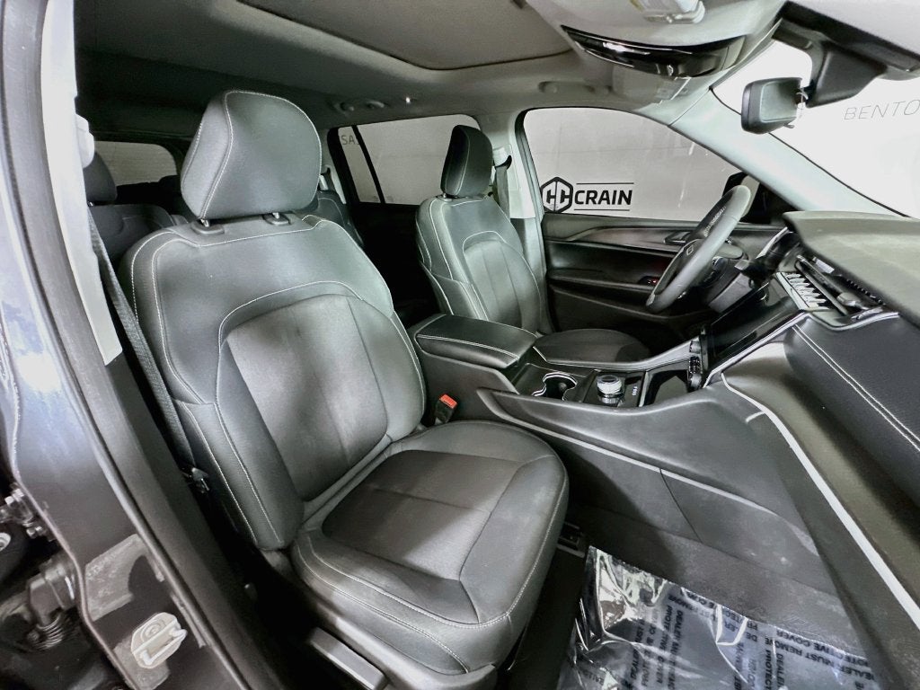 2024 Jeep Grand Cherokee L Laredo X 4x2