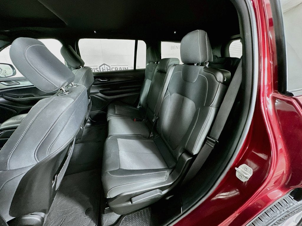 2024 Jeep Grand Cherokee L Laredo X 4x2