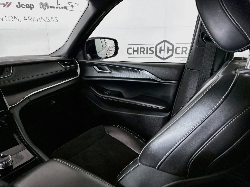 2024 Jeep Grand Cherokee L Altitude 4x4